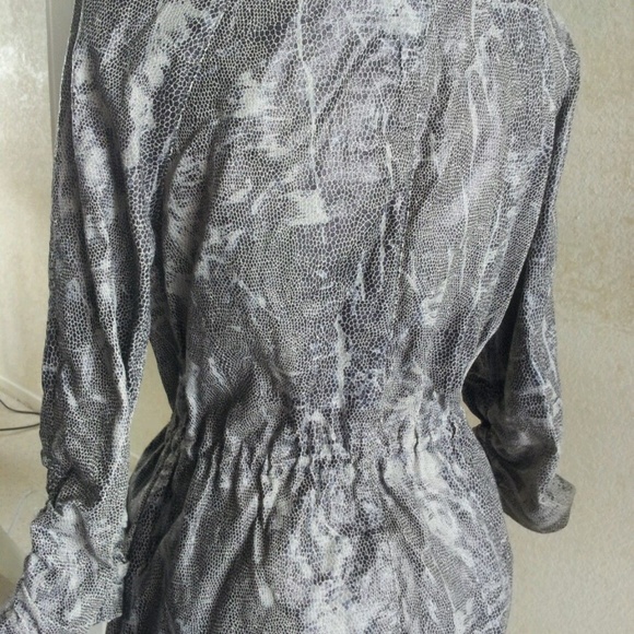 Chico's Animal Print Cargo Jacket Black/Gray Sz1-M - Picture 3 of 6